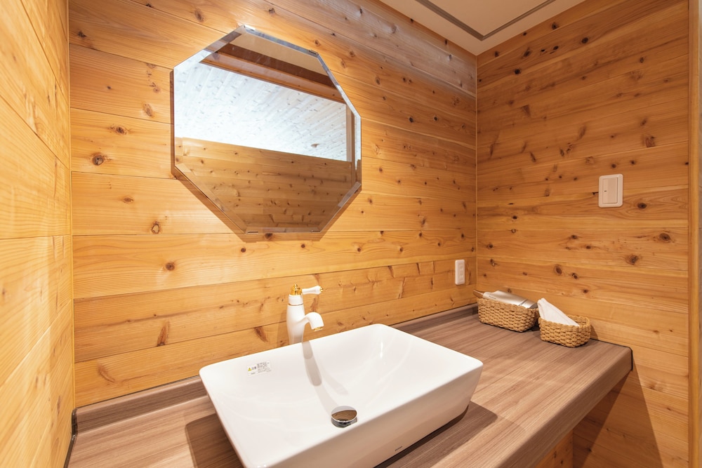 露天風呂付 スイート (ツイン) 禁煙 客室1 | 玄海旅館