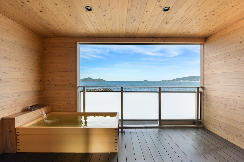 別館 露天風呂付 デラックスツイン 禁煙 客室2 | 玄海旅館