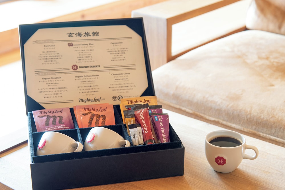 和室12畳 バス・トイレ付 禁煙 客室1 | 玄海旅館