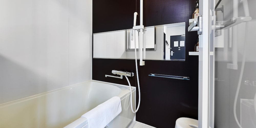 デラックス ツインルーム バスルーム0 | 井筒ホテル 京都 河原町三条