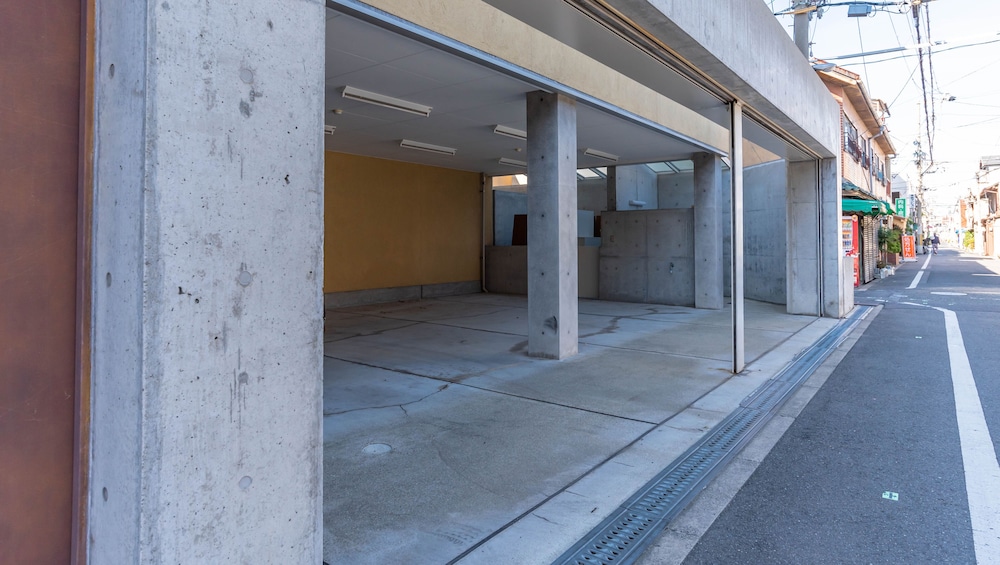 駐車場1 | ビジュースイーツ AI プレミアム 駐車場1 | ビジュースイーツ AI プレミアム