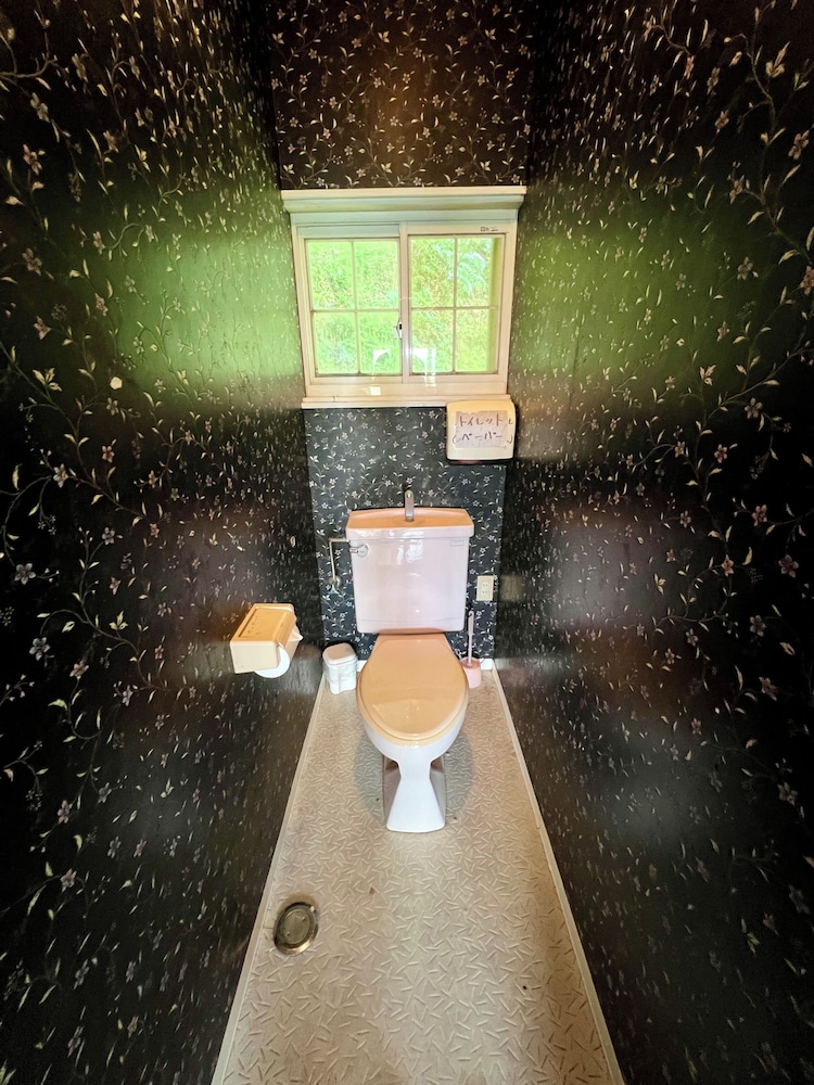 ベーシック コテージ バルコニー オーシャンビュー バスルーム1 | レンタルコテージ　サントロペ