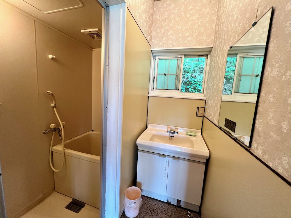 ベーシック コテージ バルコニー オーシャンビュー バスルーム0 | レンタルコテージ　サントロペ