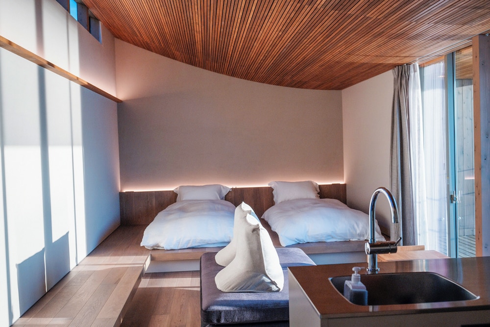 デラックス ツインルーム 禁煙 シービュー | 千年オリーブテラス for your wellness