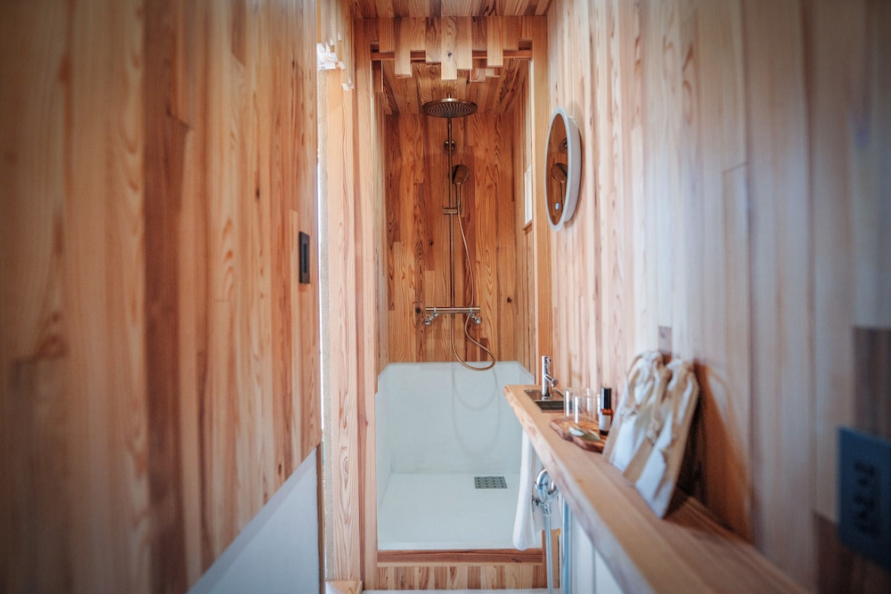 パノラミック ダブルルーム バスルーム0 | 千年オリーブテラス for your wellness