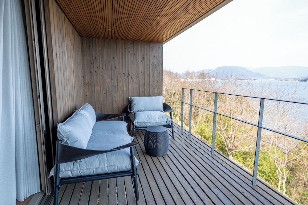 デラックス トリプルルーム 禁煙 シービュー テラス / パティオ0 | 千年オリーブテラス for your wellness