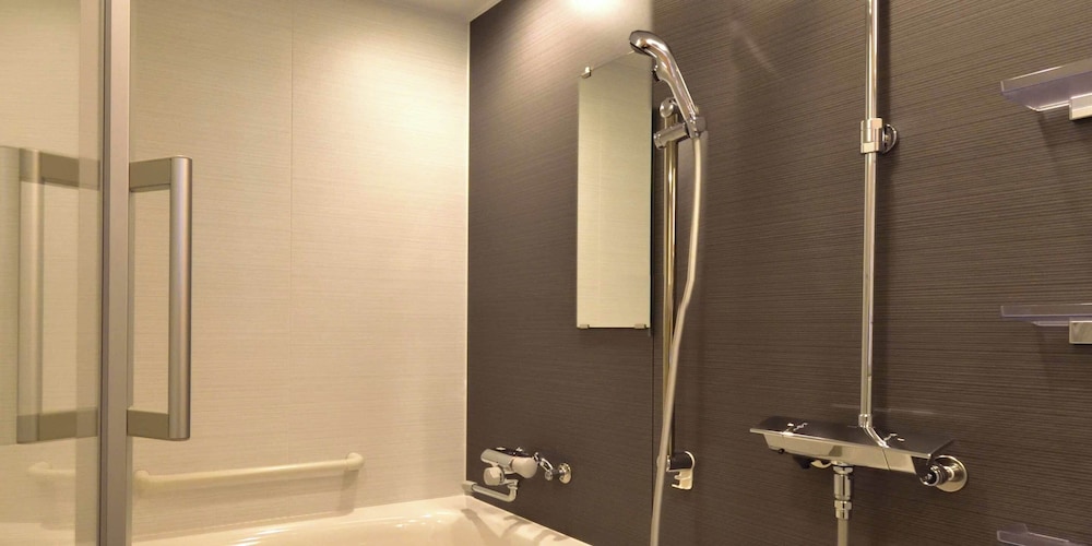 デラックス ツインルーム リバービュー バスルーム3 | 井筒ホテル 高瀬川別邸