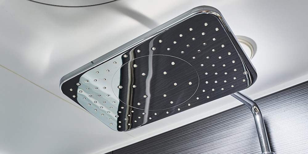 デラックス トリプルルーム リバービュー バスルーム3 | 井筒ホテル 高瀬川別邸