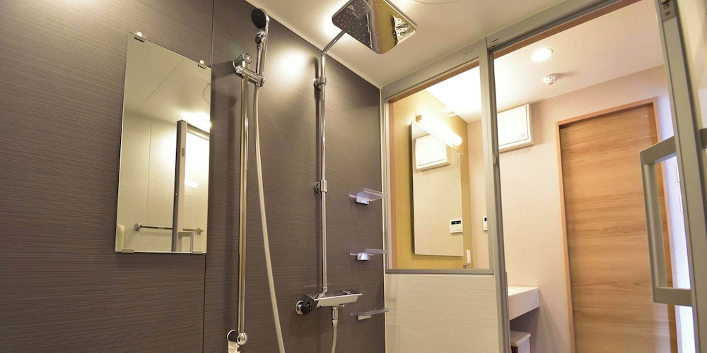 デラックス ツインルーム リバービュー バスルーム4 | 井筒ホテル 高瀬川別邸