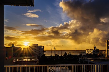 Araha Beachway Inn