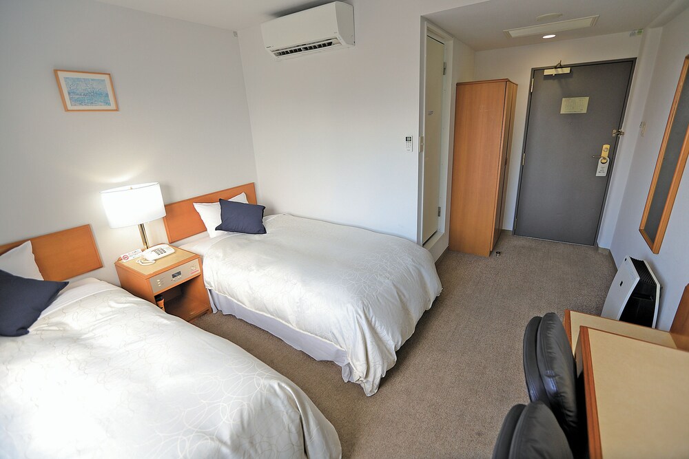 デラックス ツインルーム 2 ベッドルーム 客室1 | 青森フォレストホテル アネックス