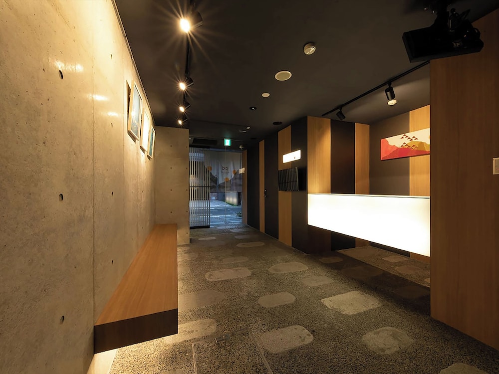 フロント1 | MUSUBI HOTEL京都四条大宮