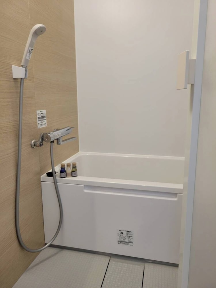 スタンダード ツインルーム ガーデンビュー バスルーム0 | Luana Hasunuma HOTEL&CAFE