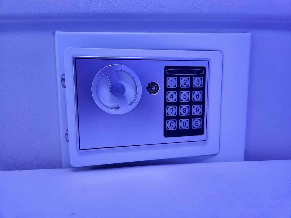 スタンダード ダブルカプセルルーム (1 名様利用) 禁煙 共用バスルーム セーフティボックス0 | HOTEL GALAXY POD