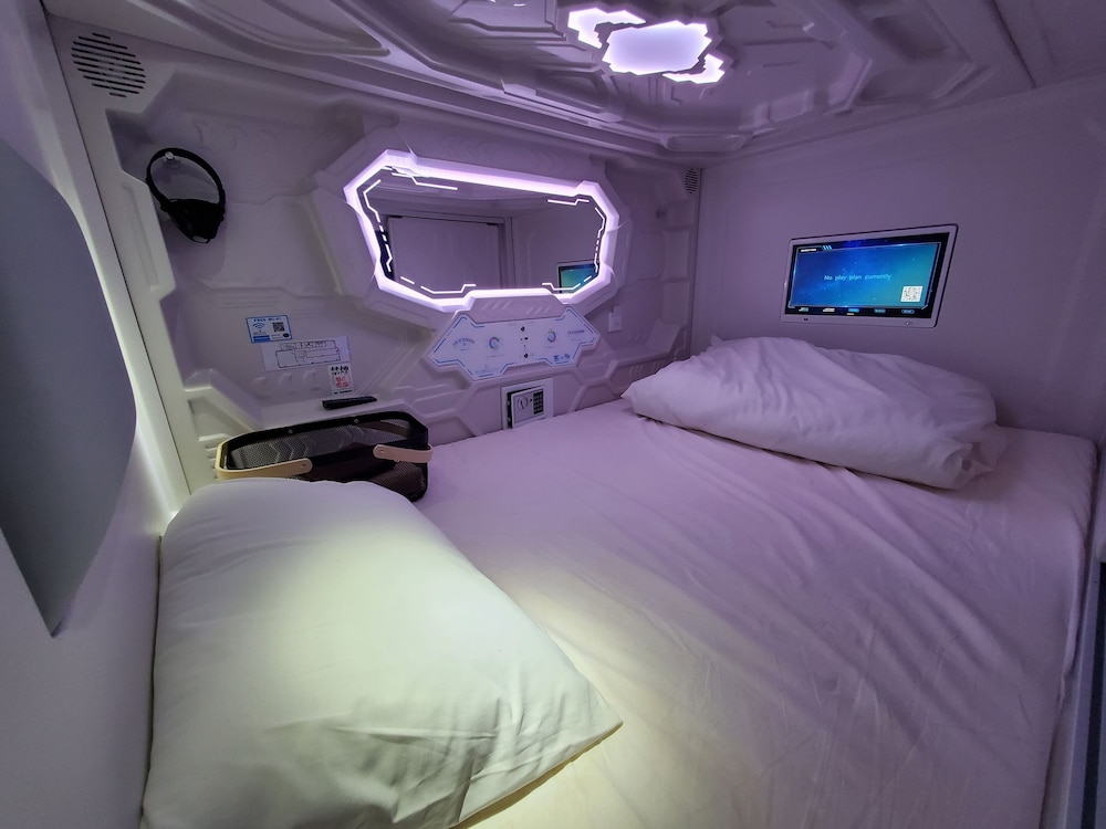 スタンダード ダブルカプセルルーム (1 名様利用) 禁煙 共用バスルーム | HOTEL GALAXY POD