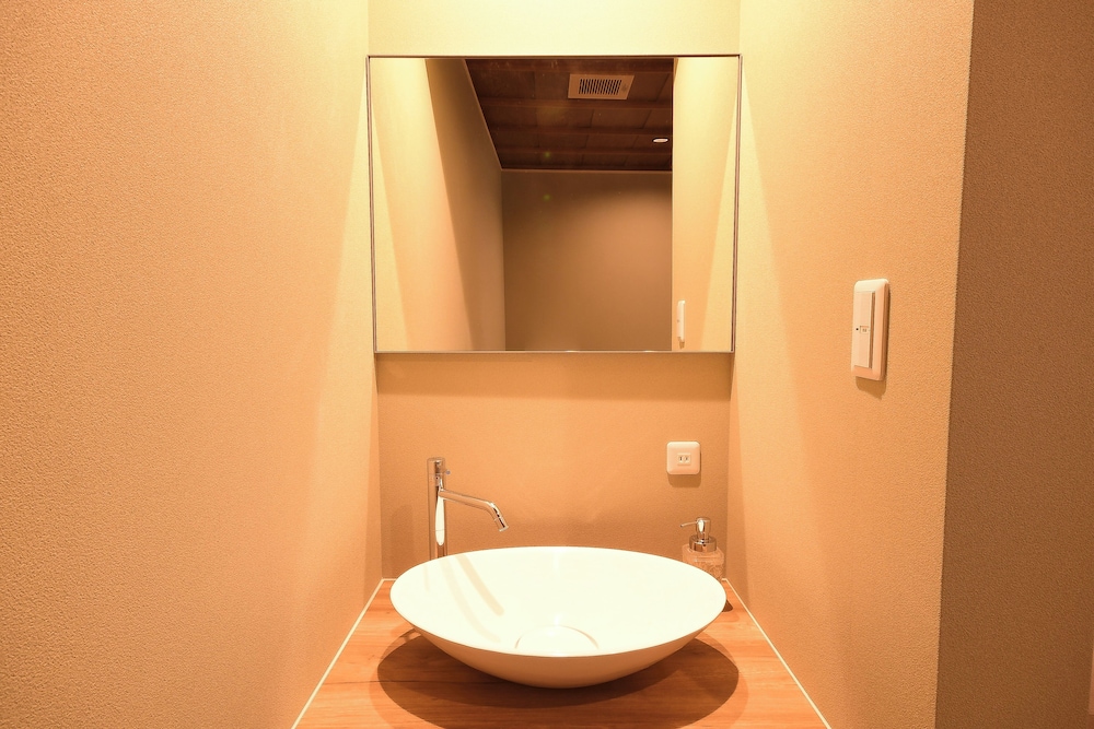 デラックス ルーム ガーデンビュー 客室1 | 高野山 宿坊 桜池院