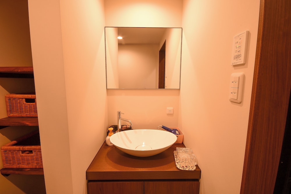 デラックス ツインルーム 客室2 | 高野山 宿坊 桜池院