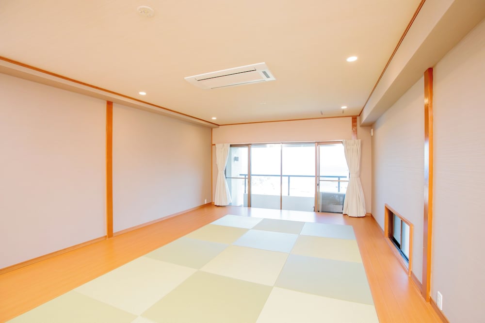 客室1 | リトリート真鶴　-Rustic Retreat-