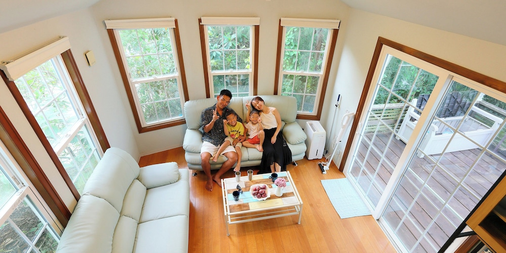 ロイヤル スイート ベッド (複数台) リビング エリア2 | ル グランブルー