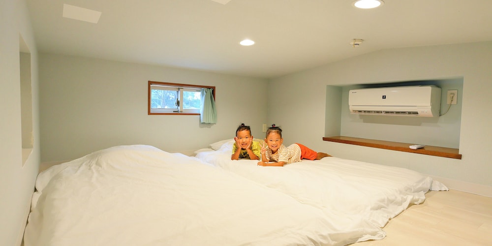 ロイヤル スイート ベッド (複数台) 客室0 | ル グランブルー