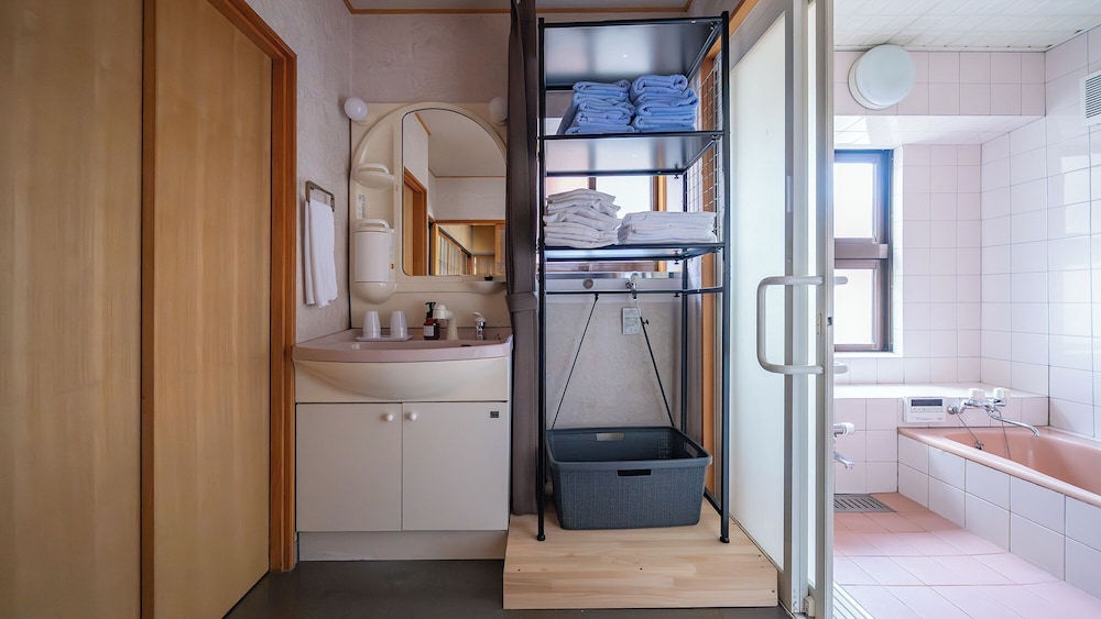 ベーシック ハウス 禁煙 簡易キッチン バスルーム1 | 高山ステイ~榊~ A棟