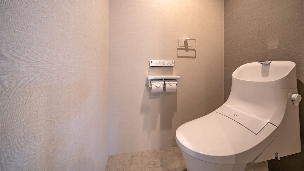 トラディショナル ハウス リバービュー バスルーム1 | WAT RESORT 飛騨まちやど桜