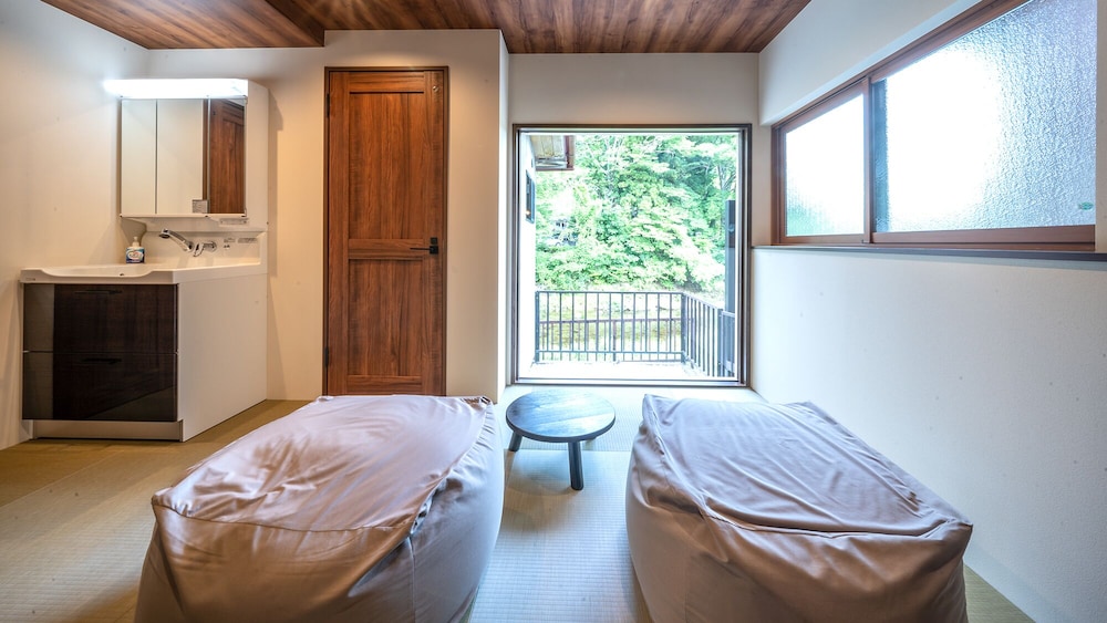 トラディショナル ハウス リバービュー リビング エリア0 | WAT RESORT 飛騨まちやど桜