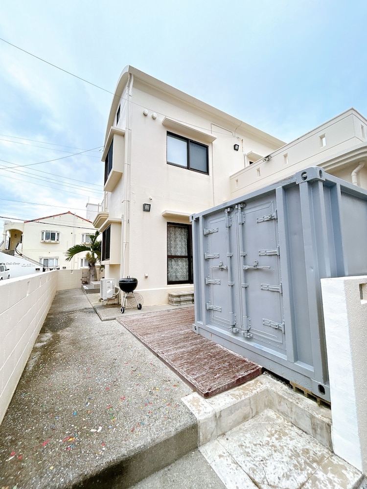 コンドミニアム 4 ベッドルーム キッチン シティビュー テラス / パティオ0 | コンドミニアムパレスリゾート北谷オーシャンビュー