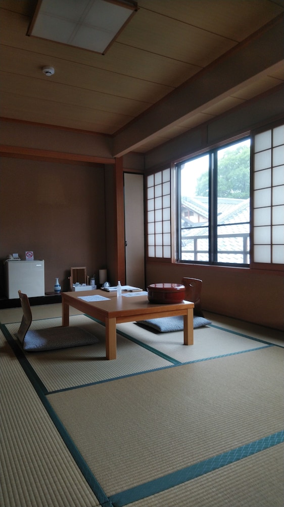 エコノミー ツインルーム 客室1 | KKR奈良みかさ荘