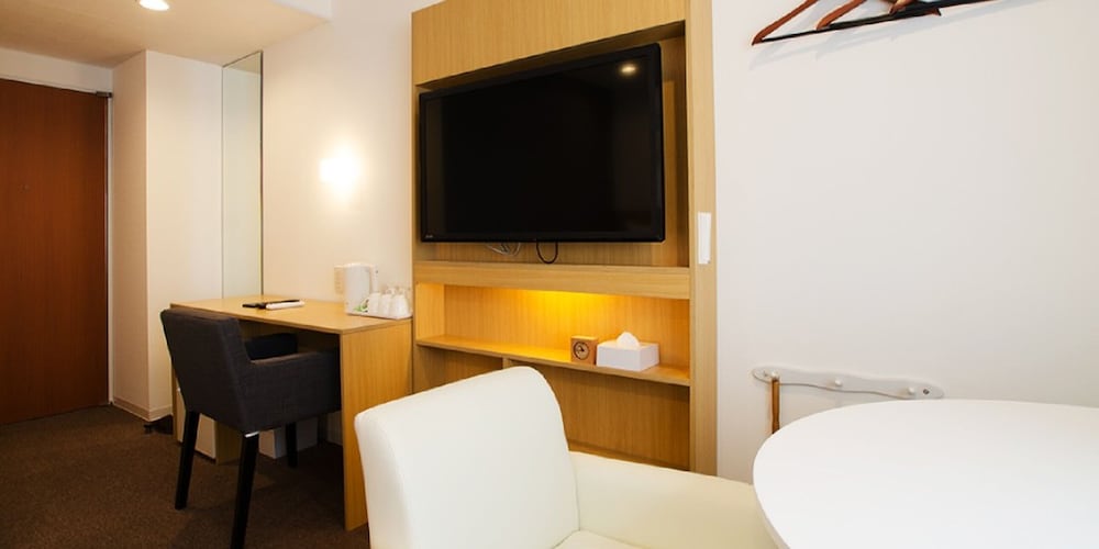 トリプルルーム シングルベッド 3 台 禁煙 客室2 | レンブラントイン青森