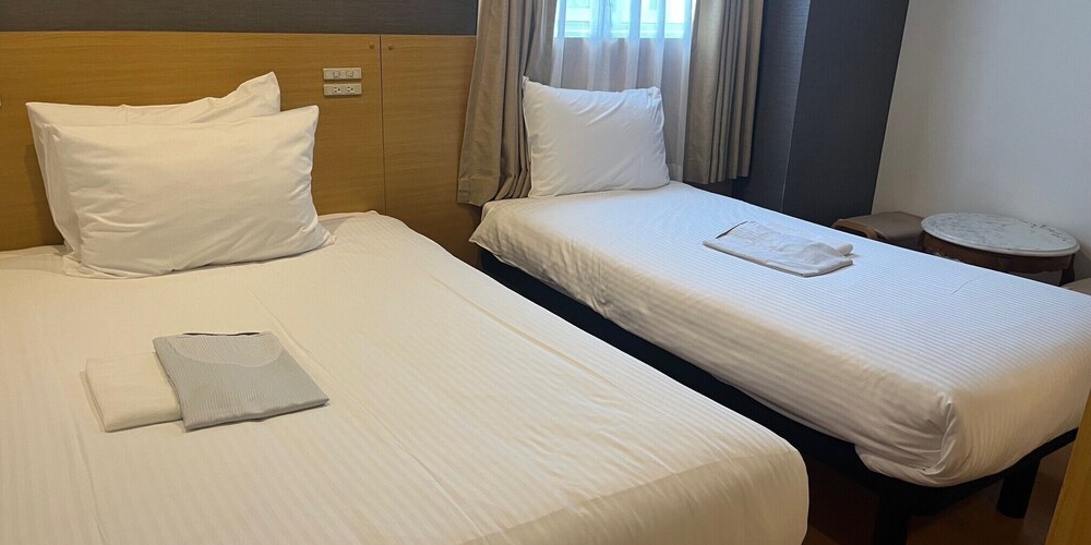 デラックス ツインルーム ベッド (複数台) 禁煙 | レンブラントイン青森