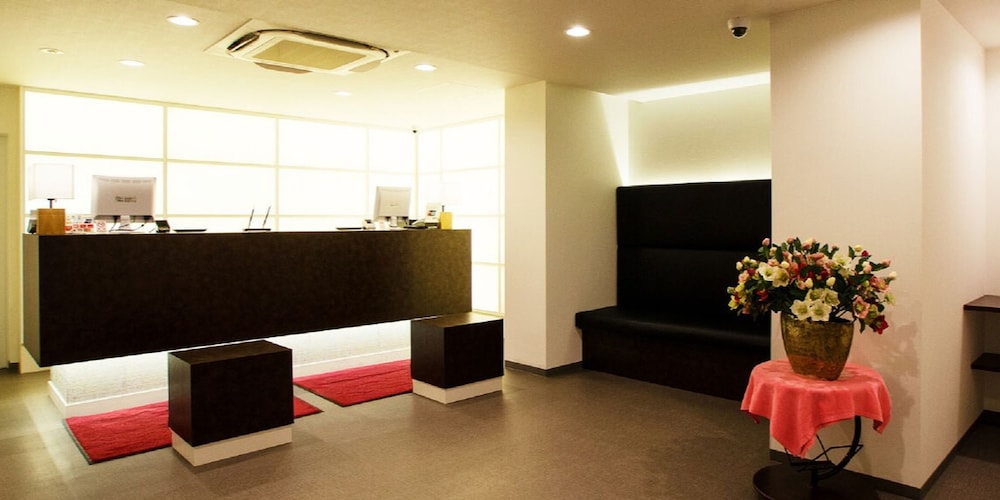 フロント1 | レンブラントイン青森