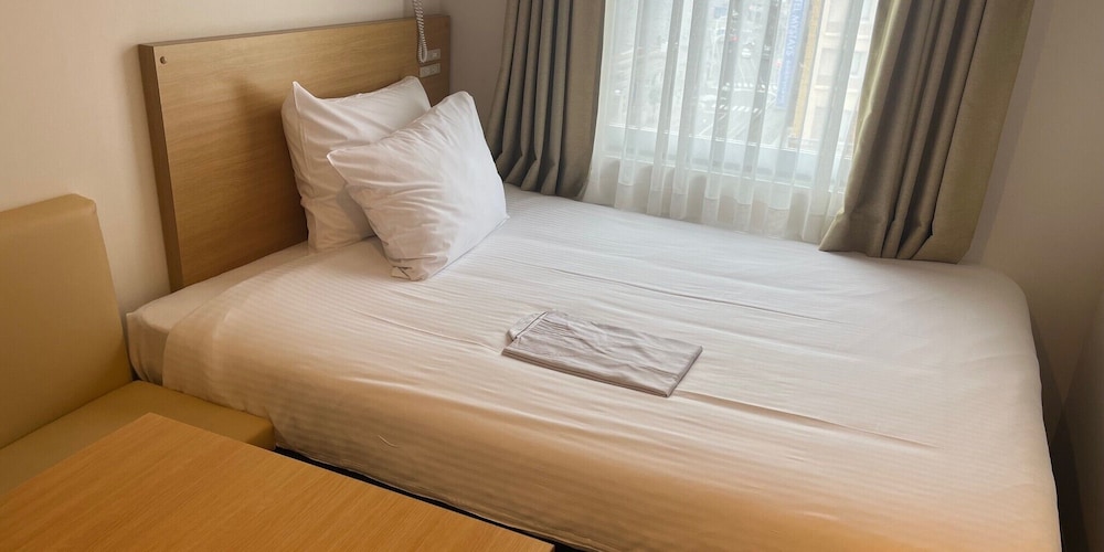 ダブルルーム ダブルベッド 1 台 禁煙 客室1 | レンブラントイン青森