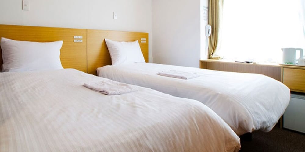 ツインルーム シングルベッド 2 台 禁煙 客室2 | レンブラントイン青森