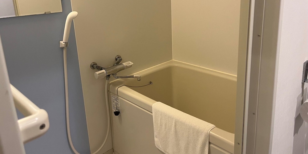 デラックス ツインルーム ベッド (複数台) 禁煙 バスルーム2 | レンブラントイン青森