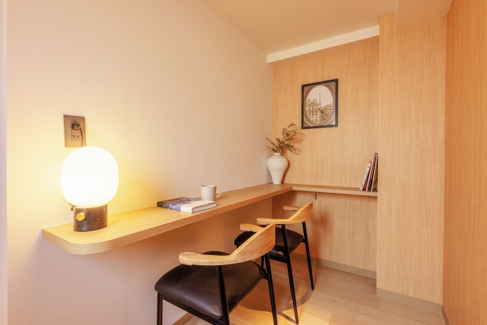 スーペリア アパートメント リビング エリア0 | MKG Home芝