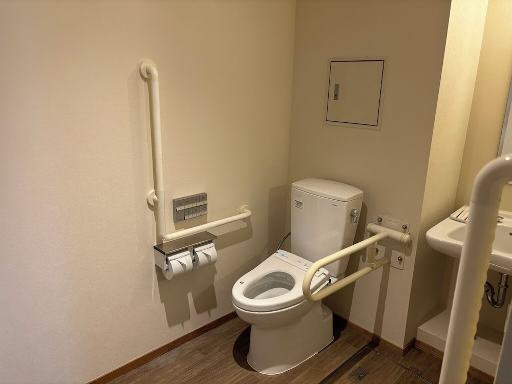 ベーシック ツインルーム パーシャルレイクビュー 客室1 | 里沼リゾート Hotel KOMORINU