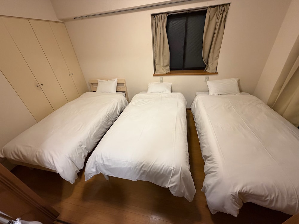 プレミアム アパートメント シングルベッド 3 台 客室0 | SFハイツ