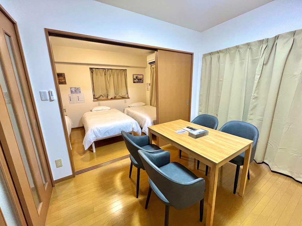 プレミアム アパートメント シングルベッド 3 台 客室1 | SFハイツ