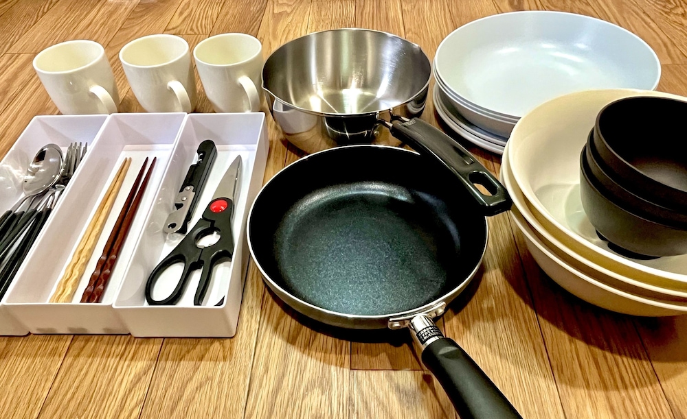 ベーシック トリプルルーム 1 ベッドルーム 禁煙 専用簡易キッチン2 | SFハイツ