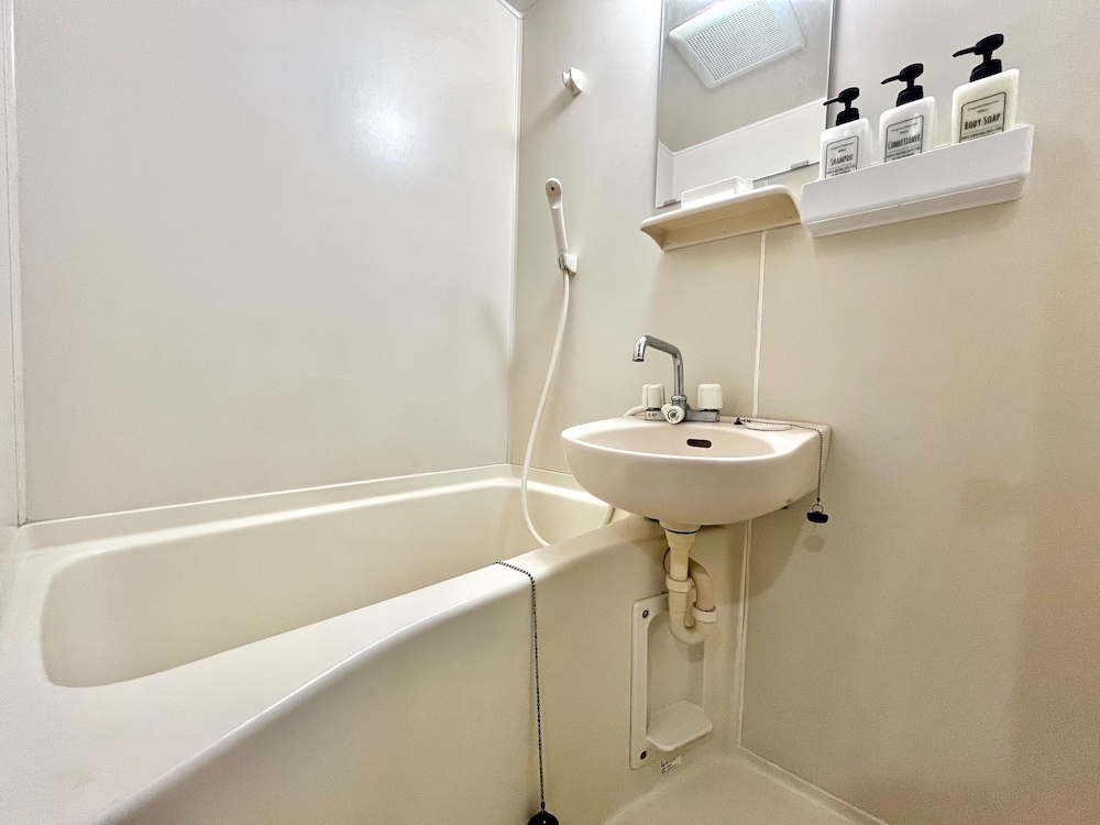 ベーシック トリプルルーム 1 ベッドルーム 禁煙 バスルーム0 | SFハイツ