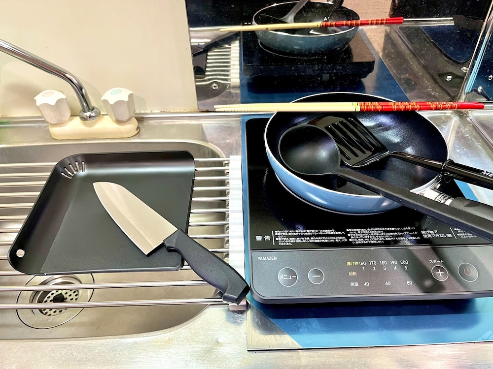 ベーシック トリプルルーム 1 ベッドルーム 禁煙 専用簡易キッチン0 | SFハイツ