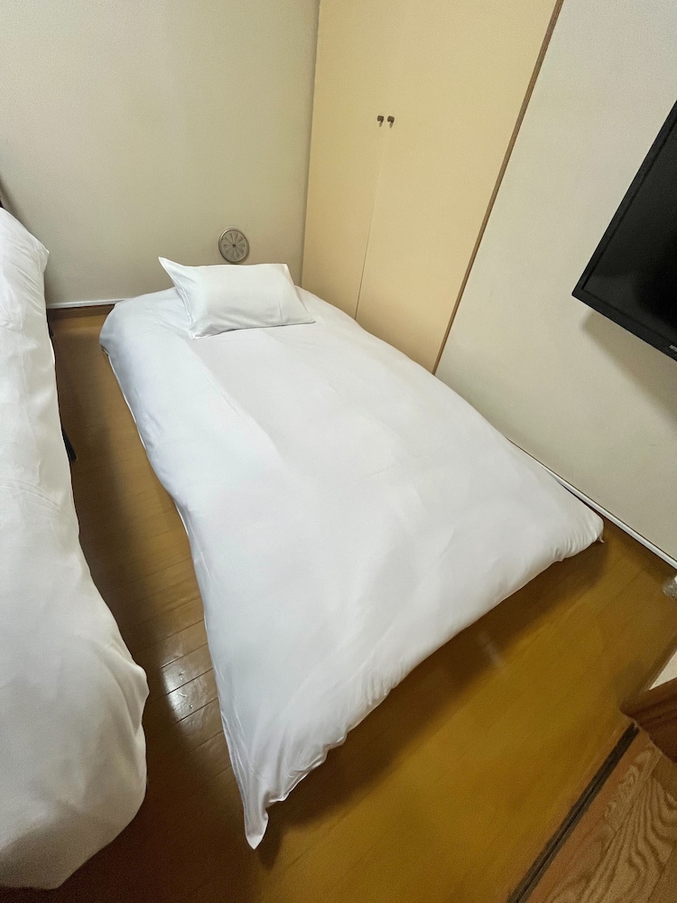 ベーシック トリプルルーム 1 ベッドルーム 禁煙 | SFハイツ