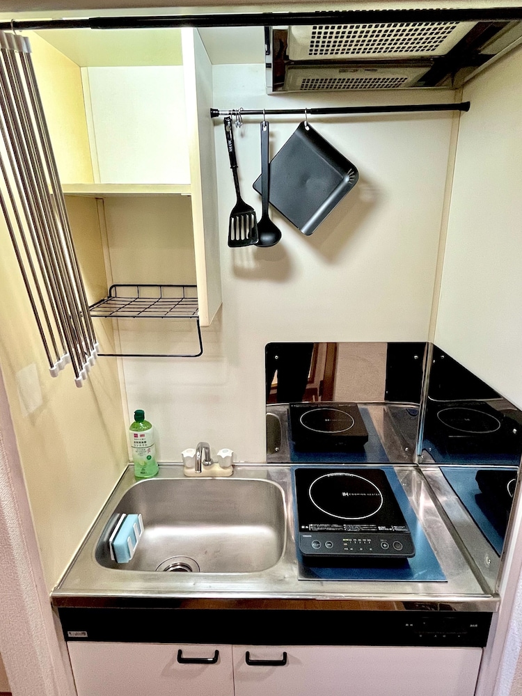 ベーシック トリプルルーム 1 ベッドルーム 禁煙 専用簡易キッチン3 | SFハイツ