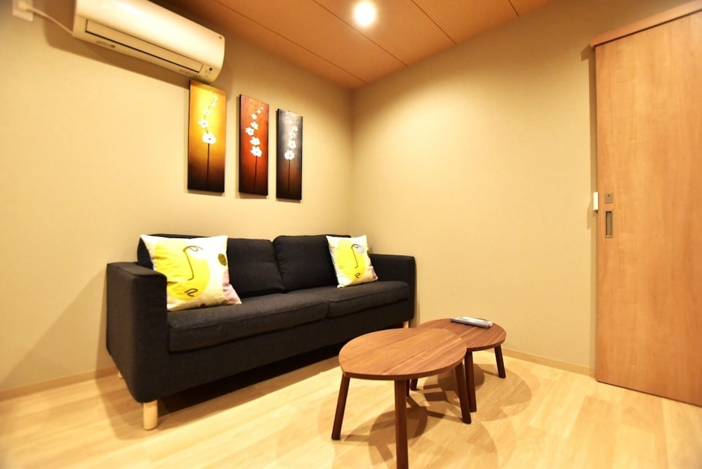 デラックス ハウス 2 ベッドルーム 禁煙 簡易キッチン リビング エリア5 | Tamatsukan