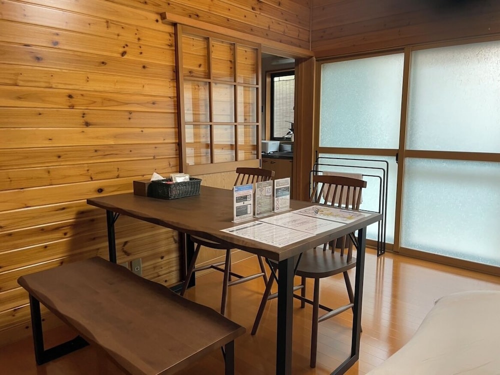 ベーシック ハウス 禁煙 リビング エリア0 | 高山ステイ ～榊～ B棟