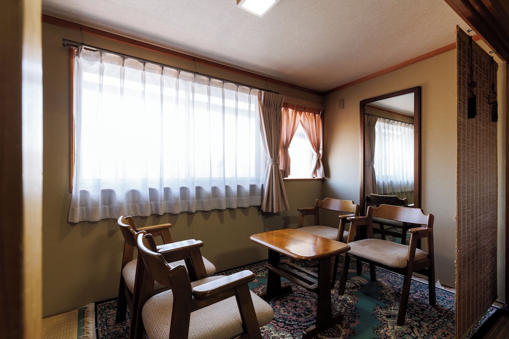 [禁煙] 和室10畳 [広縁ユニットバス付き] 客室9 | 緑風苑 きよはる