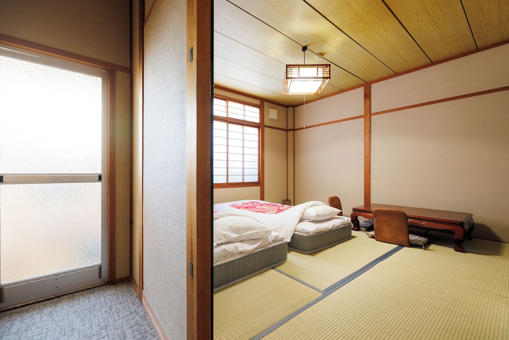 [禁煙] 和室8畳 [トイレ洗面付] 客室5 | 緑風苑 きよはる