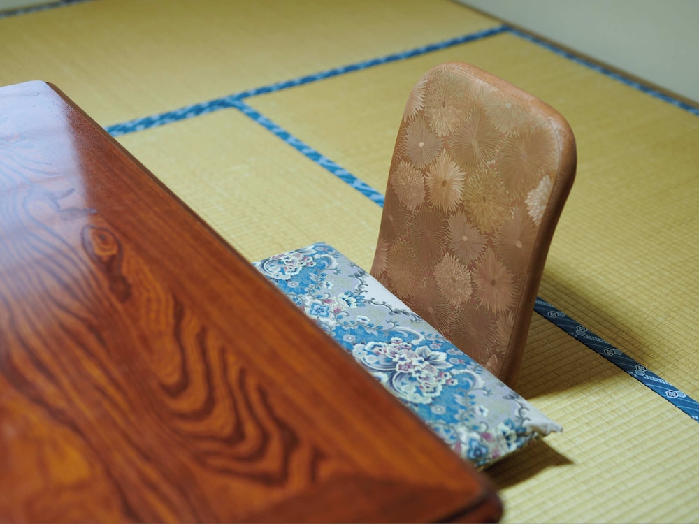 [禁煙] 和室8畳 [トイレ洗面付] 客室3 | 緑風苑 きよはる