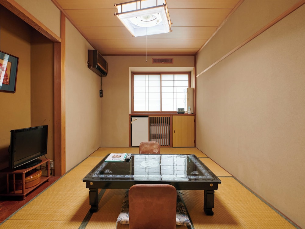 [禁煙] 和室7.5畳 [トイレ洗面付き] 客室2 | 緑風苑きよはる
